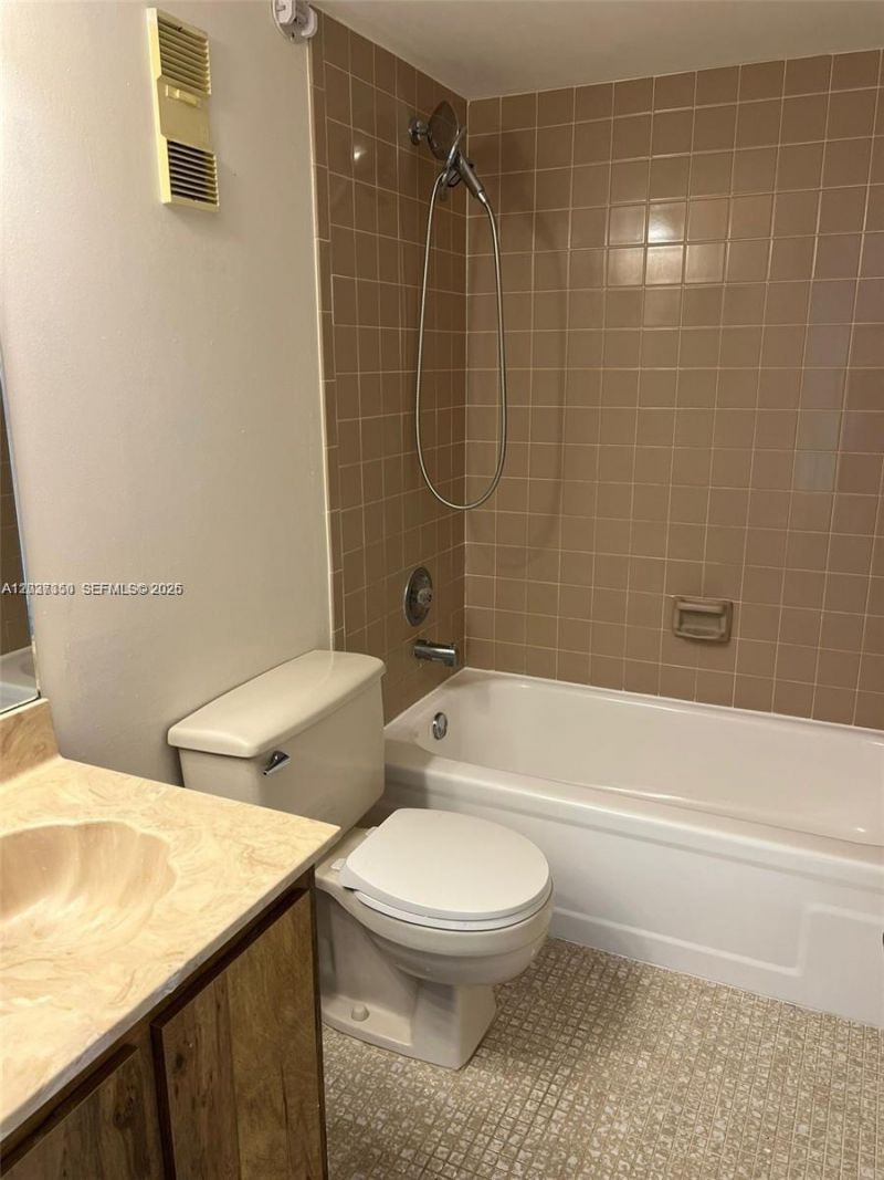 8600 N Sherman Cir , Unit 504, Miramar, FL 33025 Photo