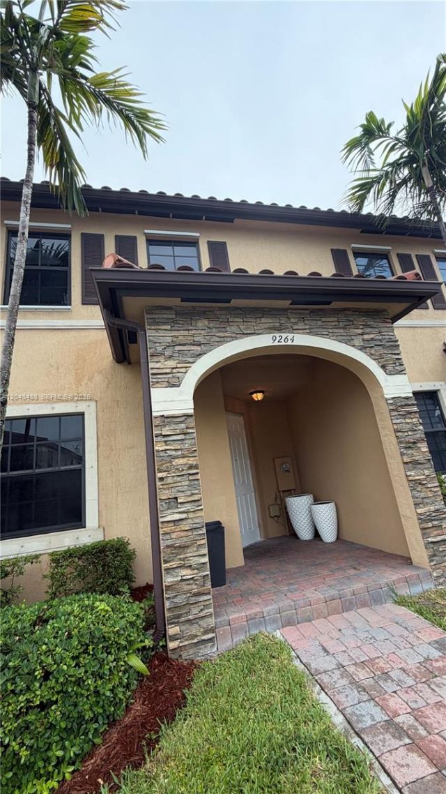 9264 W 33rd Ct , Unit 9264, Hialeah, FL 33018 Photo