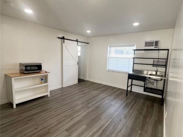 1015 SW 4th Ave , Unit B, Fort Lauderdale, FL 33315