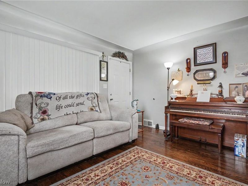 638 Brandon Avenue, Struthers, OH 44471 Photo 9