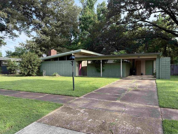 1906 Sylvia Street , Arkadelphia, AR 71923