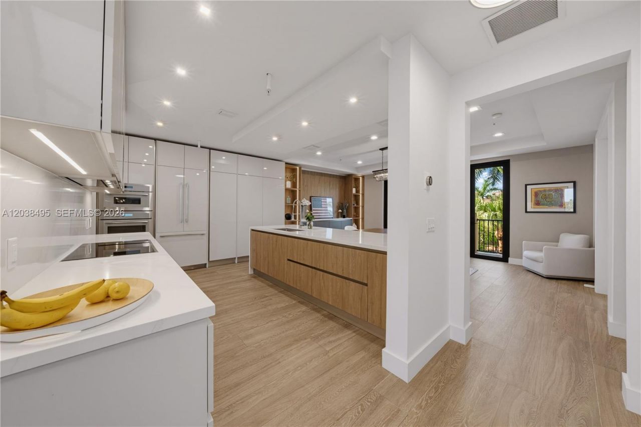 6232 Paradise Point Dr, Palmetto Bay, FL 33157 Photo