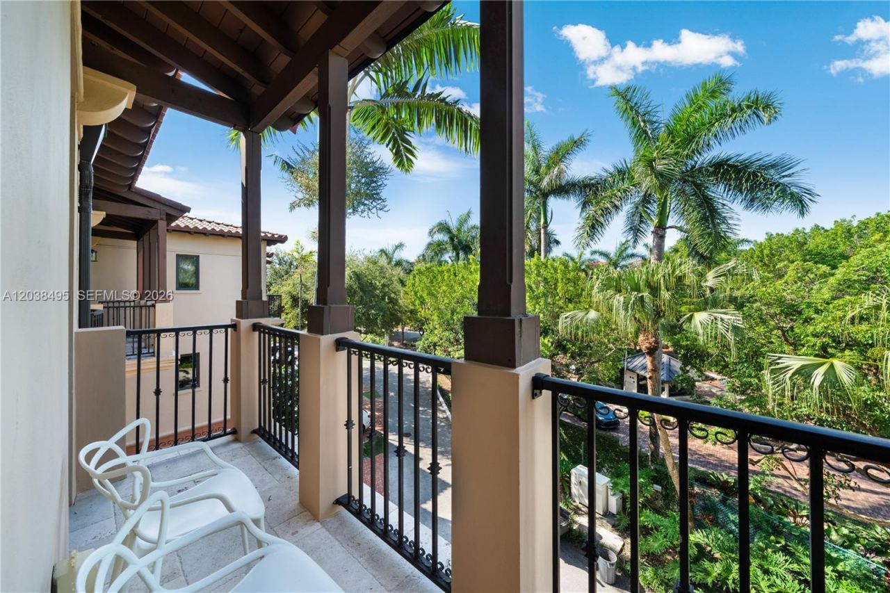 6232 Paradise Point Dr, Palmetto Bay, FL 33157 Photo