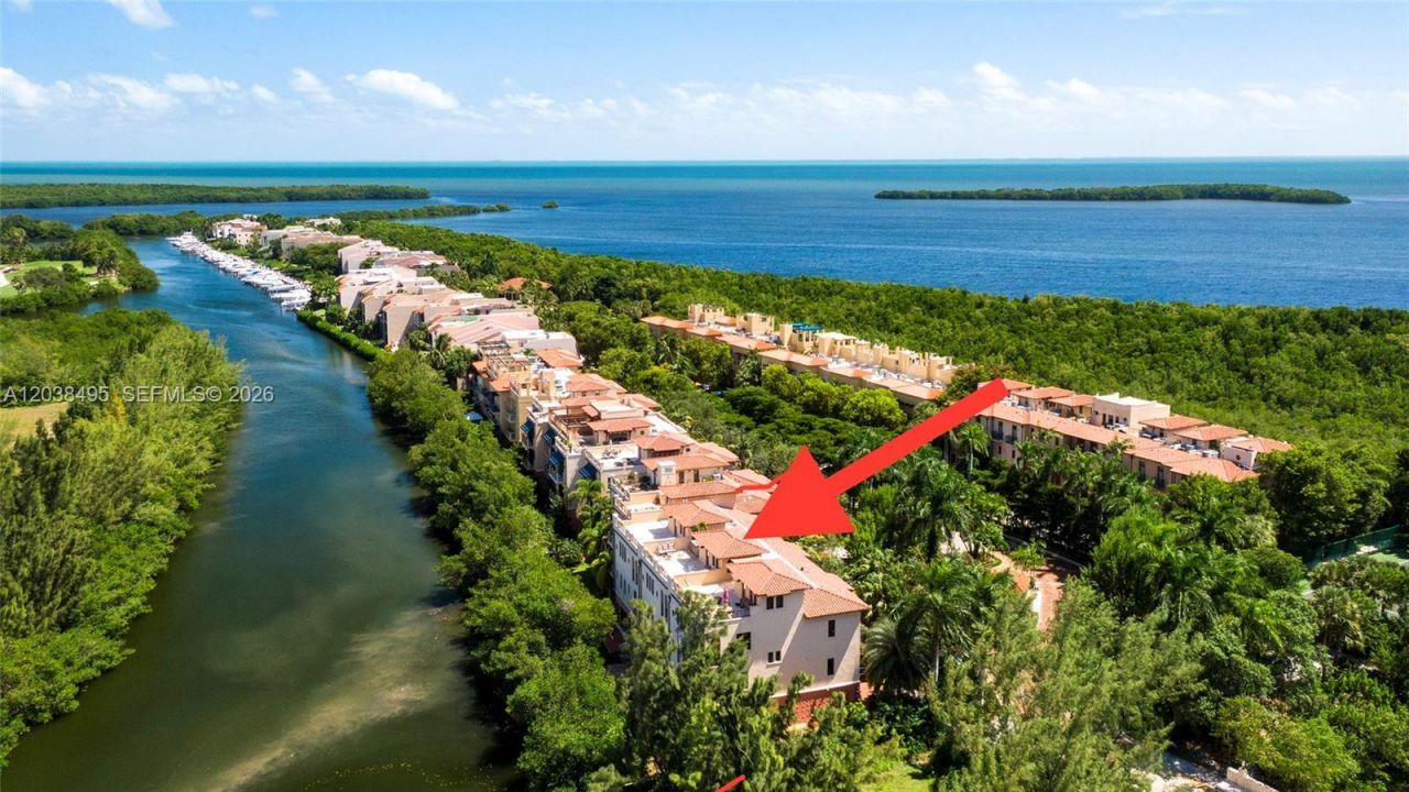 6232 Paradise Point Dr, Palmetto Bay, FL 33157 Photo