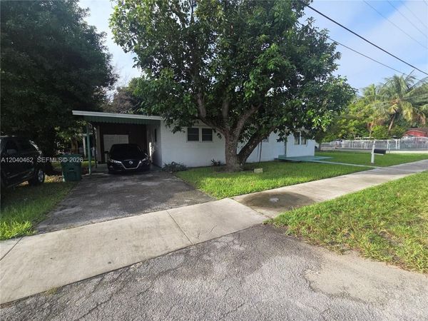 2990 NW 55th St , Miami, FL 33142