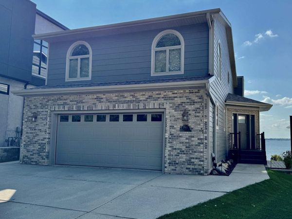 2405 S Lakeview Court, Clear Lake, IA 50428