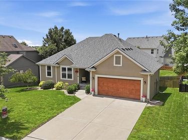 10834 N Manchester Avenue, Kansas City, MO 64157