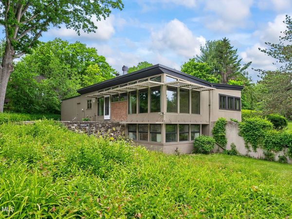 323 Oakridge Drive, Schenectady, NY 12306