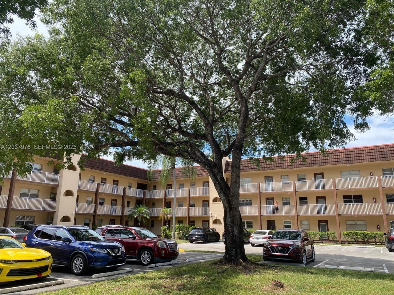 8861 Sunrise Lakes Blvd, Unit 311, Sunrise, FL 33322 Photo