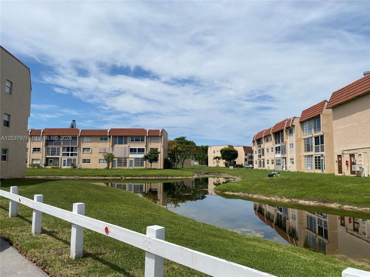 8861 Sunrise Lakes Blvd, Unit 311, Sunrise, FL 33322 Photo