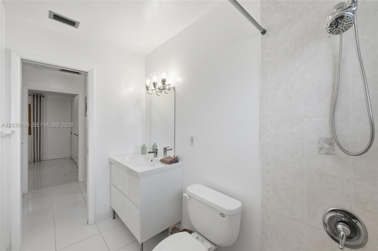 2894 E Crosley Dr E , Unit D, West Palm Beach, FL 33415 Photo
