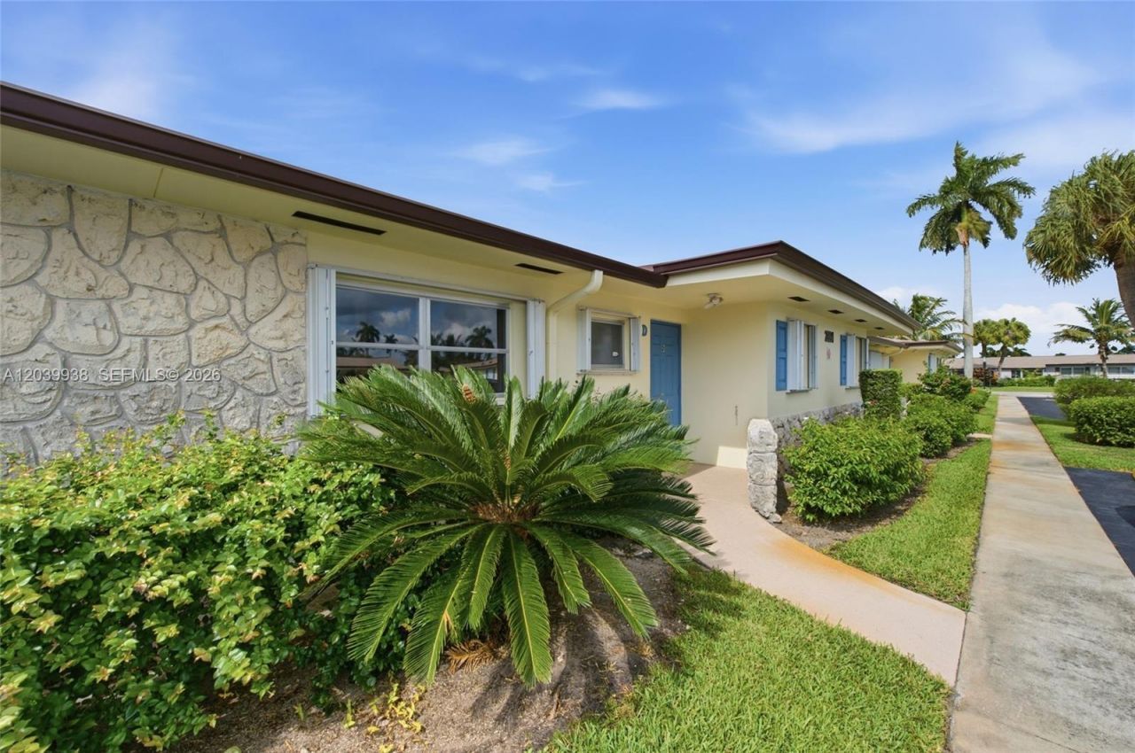 2894 E Crosley Dr E , Unit D, West Palm Beach, FL 33415 Photo