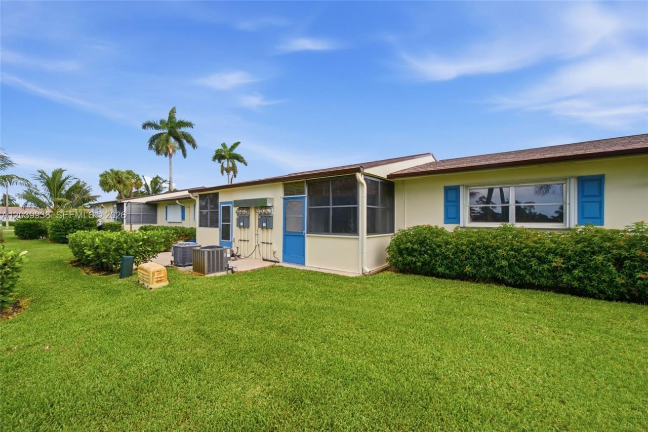 2894 E Crosley Dr E , Unit D, West Palm Beach, FL 33415 Photo
