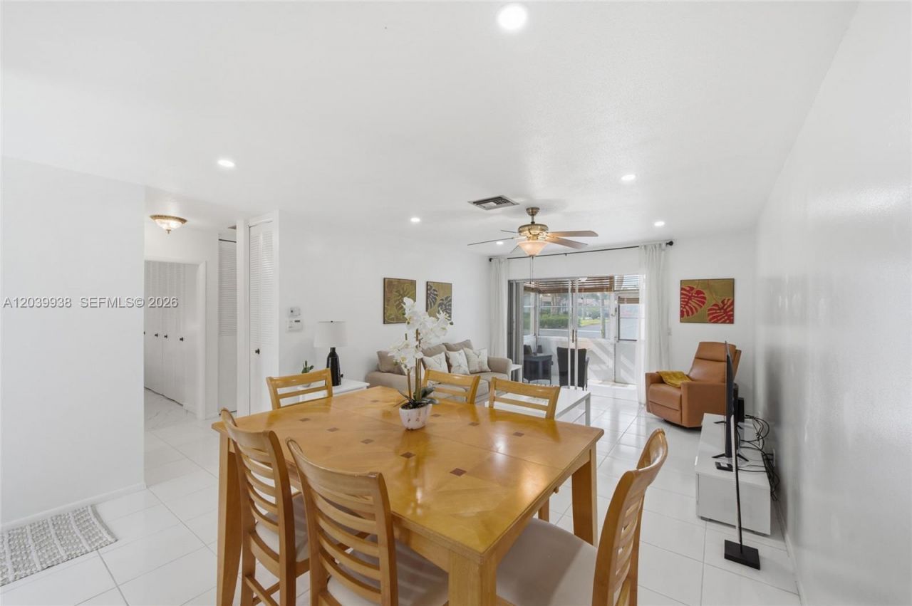 2894 E Crosley Dr E , Unit D, West Palm Beach, FL 33415 Photo