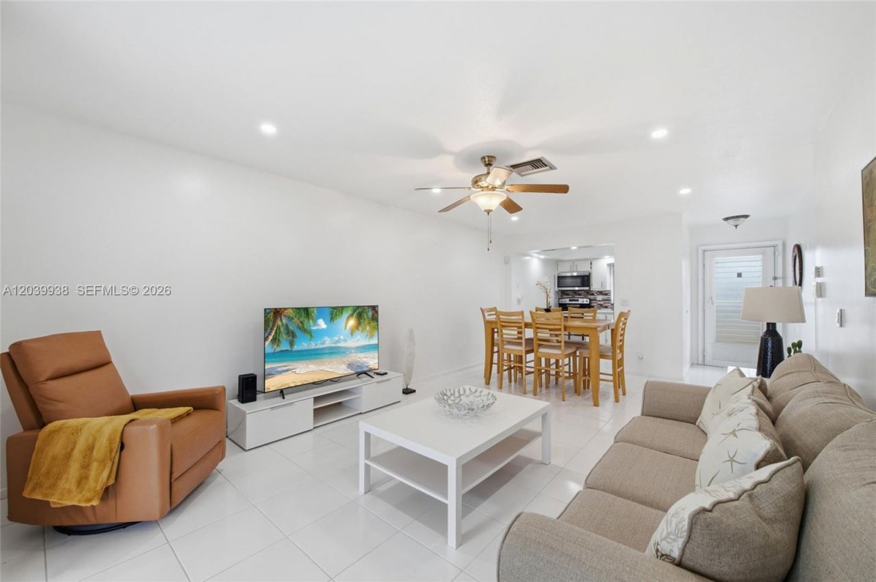 2894 E Crosley Dr E , Unit D, West Palm Beach, FL 33415 Photo