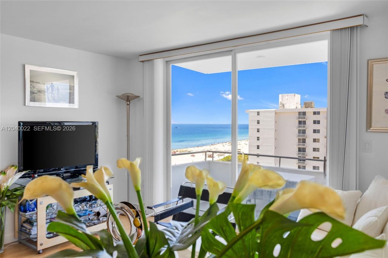 465 Ocean Dr , Unit 1009, Miami Beach, FL 33139 Photo