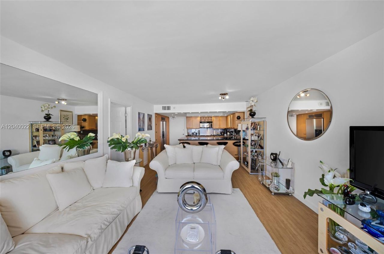 465 Ocean Dr , Unit 1009, Miami Beach, FL 33139 Photo