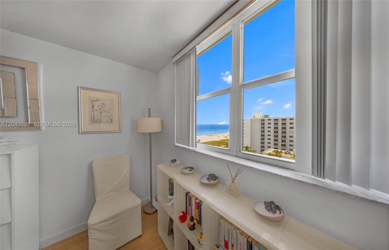 465 Ocean Dr , Unit 1009, Miami Beach, FL 33139 Photo