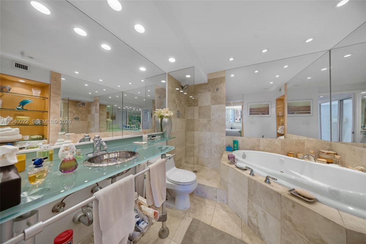 465 Ocean Dr , Unit 1009, Miami Beach, FL 33139 Photo
