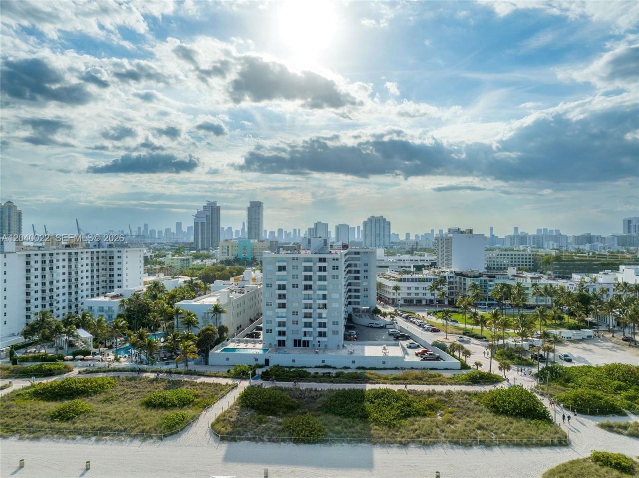 465 Ocean Dr , Unit 1009, Miami Beach, FL 33139 Photo