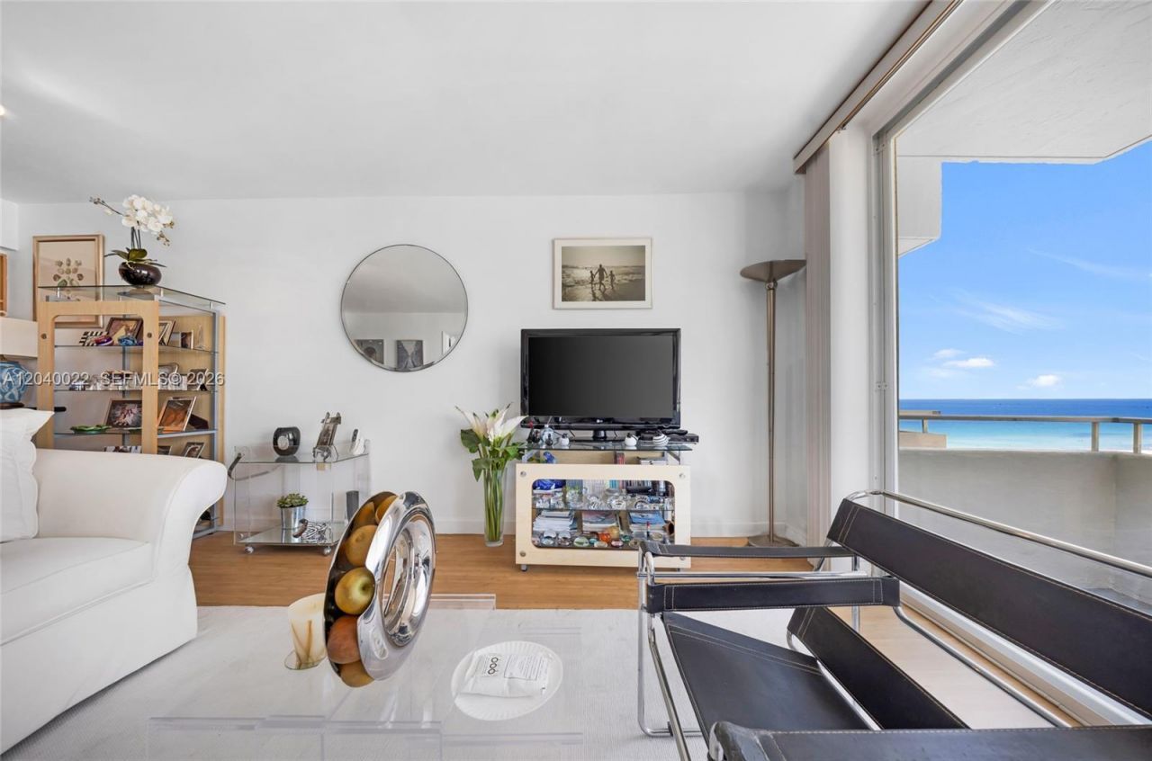 465 Ocean Dr , Unit 1009, Miami Beach, FL 33139 Photo