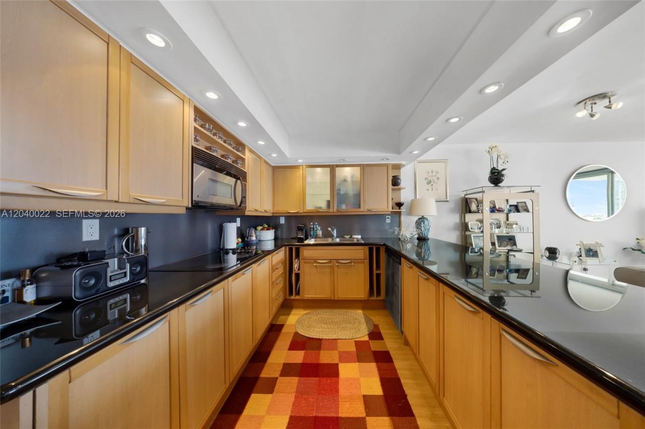 465 Ocean Dr , Unit 1009, Miami Beach, FL 33139 Photo
