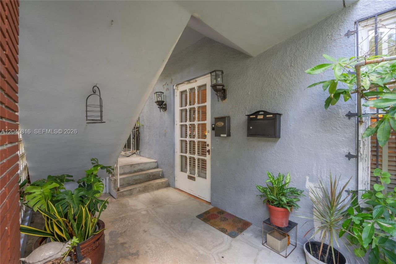 405 SW 11th Ave , Miami, FL 33130 Photo
