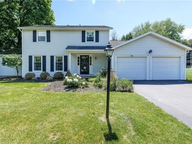 22 Snowberry Circle, Penfield, NY 14526