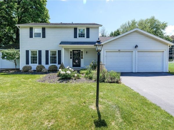 22 Snowberry Circle, Penfield, NY 14526