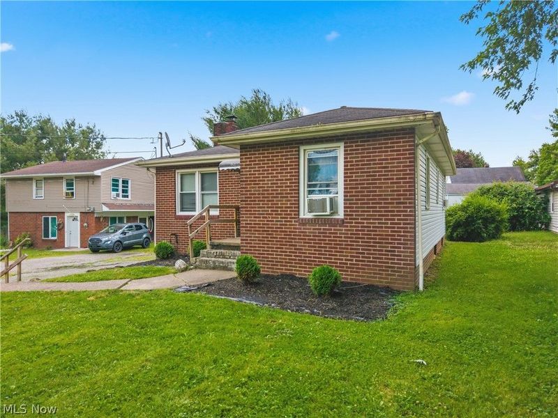 138 52nd Street SW, Canton, OH 44706 Photo 2