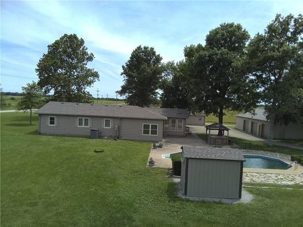 38210 Osawatomie Road, Osawatomie, KS 66064