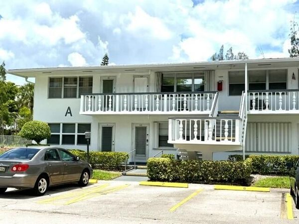 12 Windsor A, Unit 12, West Palm Beach, FL 33417