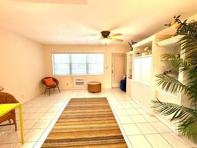 12 Windsor A, Unit 12, West Palm Beach, FL 33417 Photo