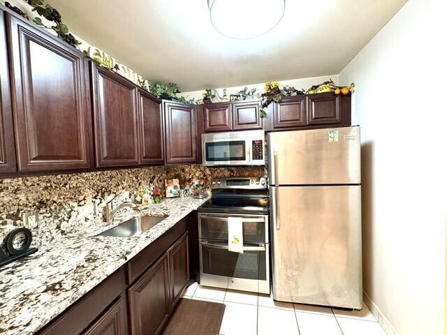 12 Windsor A, Unit 12, West Palm Beach, FL 33417 Photo