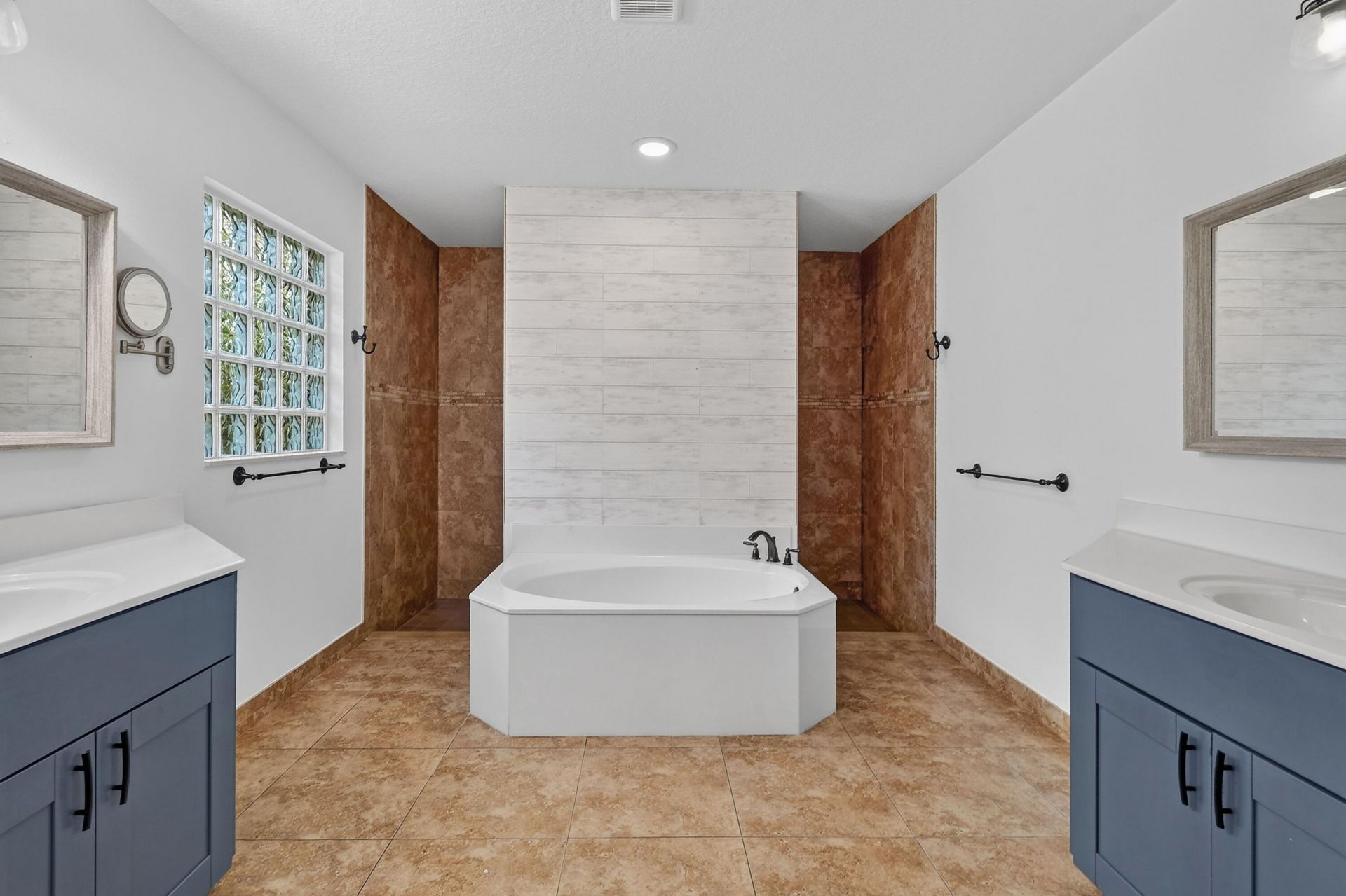 8565 SE Pinehaven Avenue, Hobe Sound, FL 33455 Photo