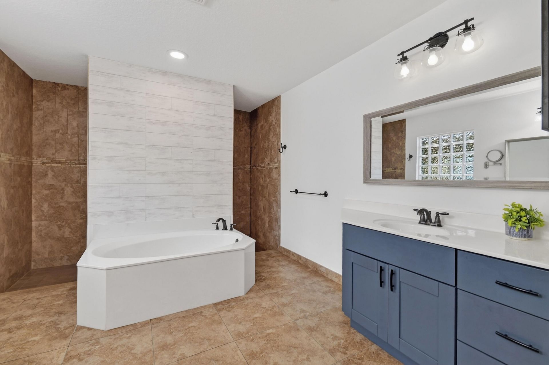 8565 SE Pinehaven Avenue, Hobe Sound, FL 33455 Photo