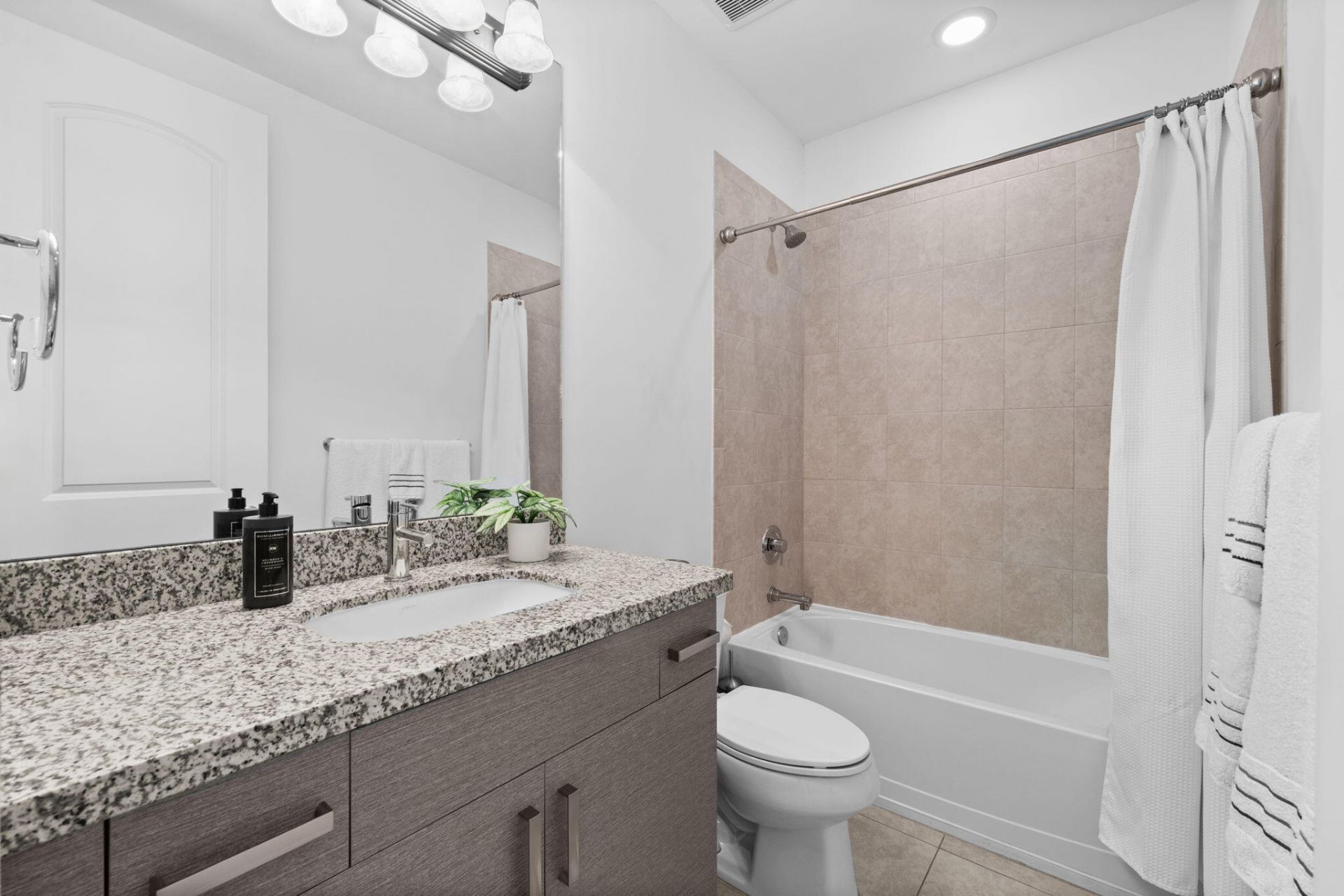 2900 NE 12th Terrace, Unit 25, Oakland Park, FL 33334 Photo