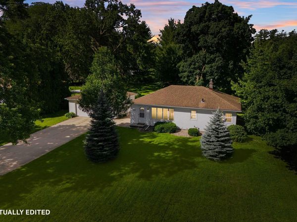 2019 Pleasant Drive, Cedar Falls, IA 50613