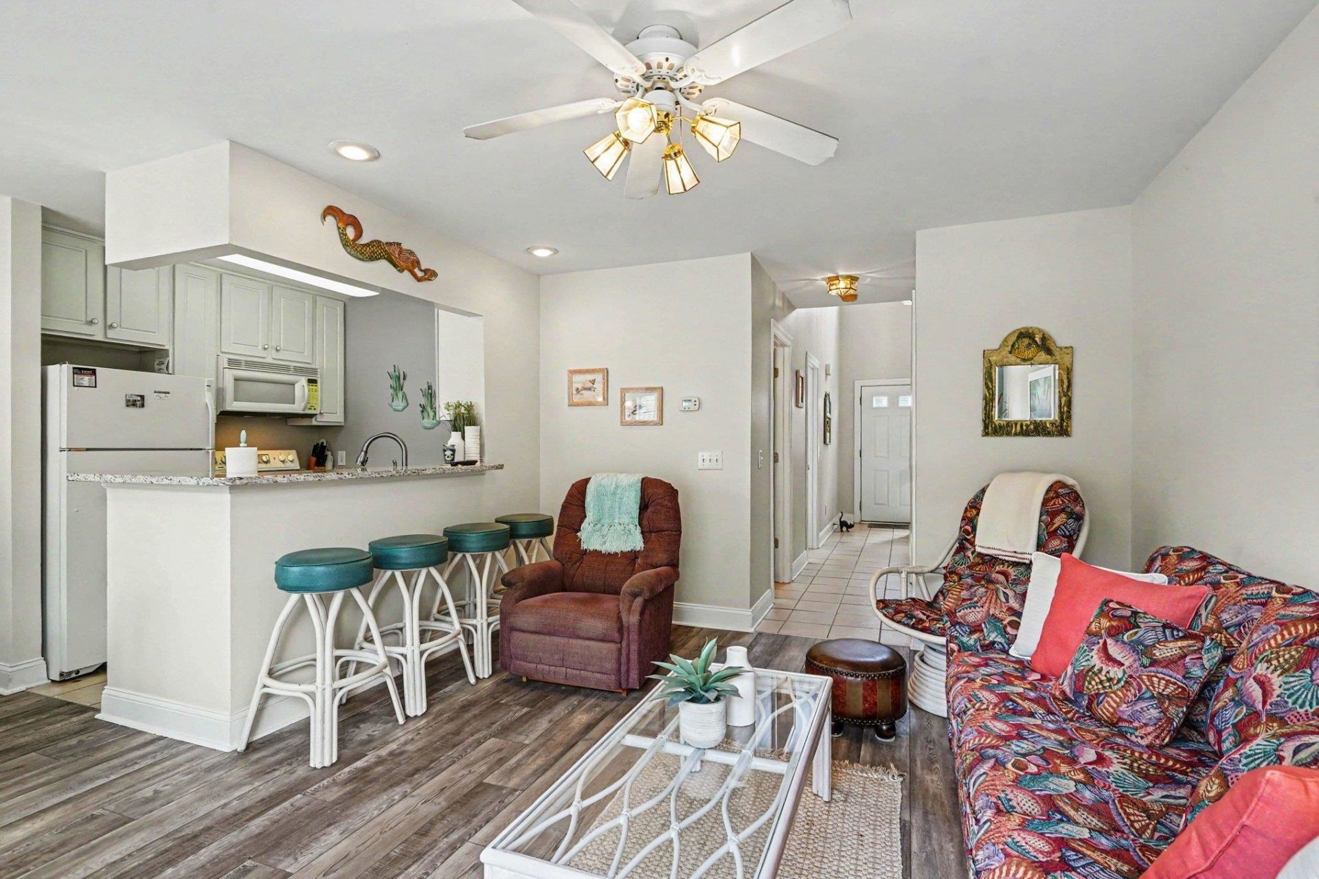 2701 Edge Dr. Photo 4