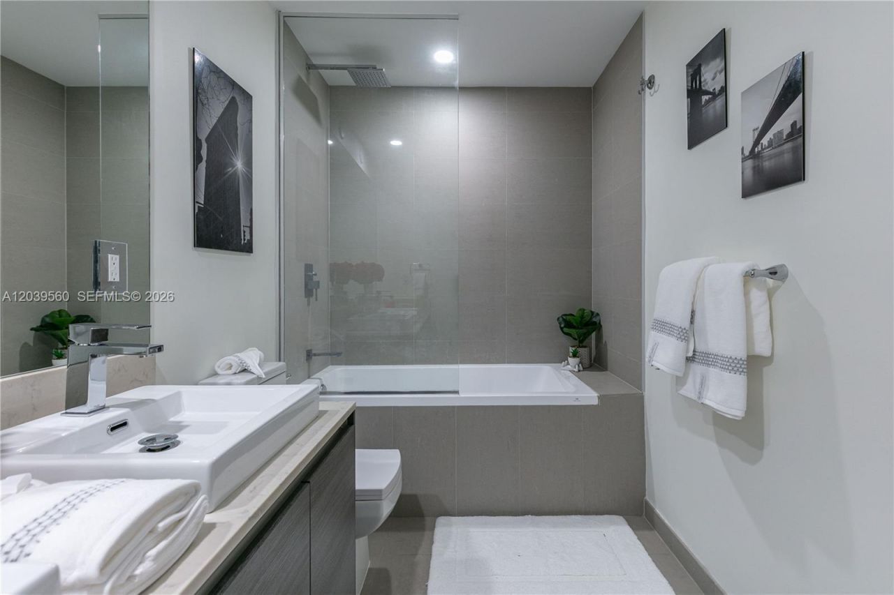 1080 Brickell Ave, Unit 4103, Miami, FL 33131 Photo