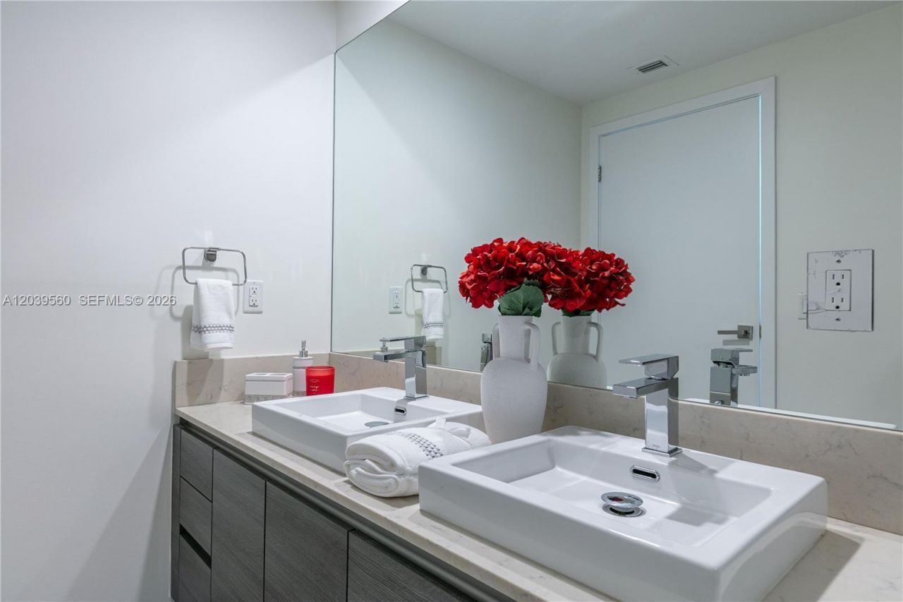 1080 Brickell Ave, Unit 4103, Miami, FL 33131 Photo