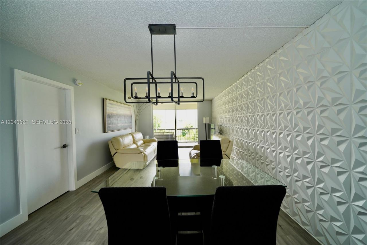 2541 Aragon Blvd, Unit 305, Sunrise, FL 33322 Photo
