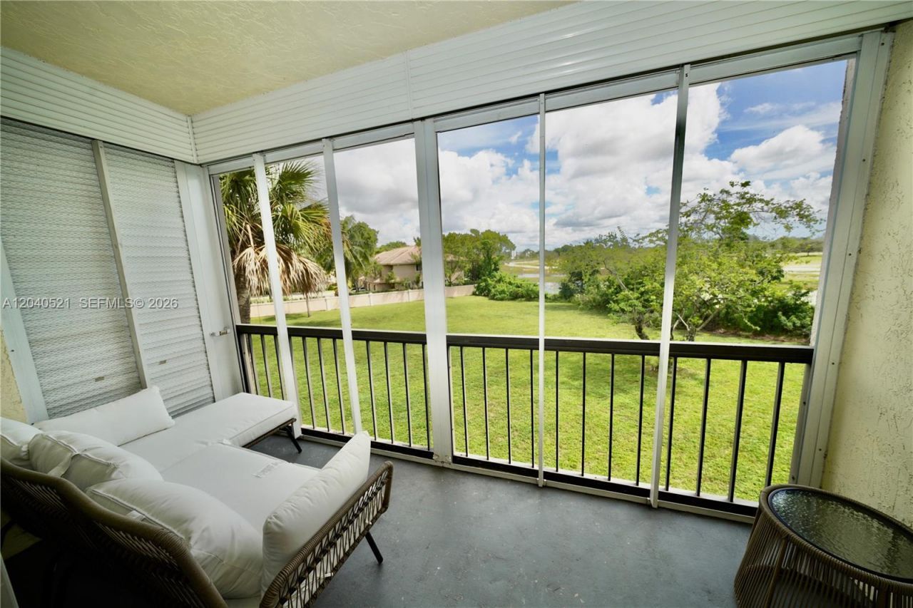 2541 Aragon Blvd, Unit 305, Sunrise, FL 33322 Photo