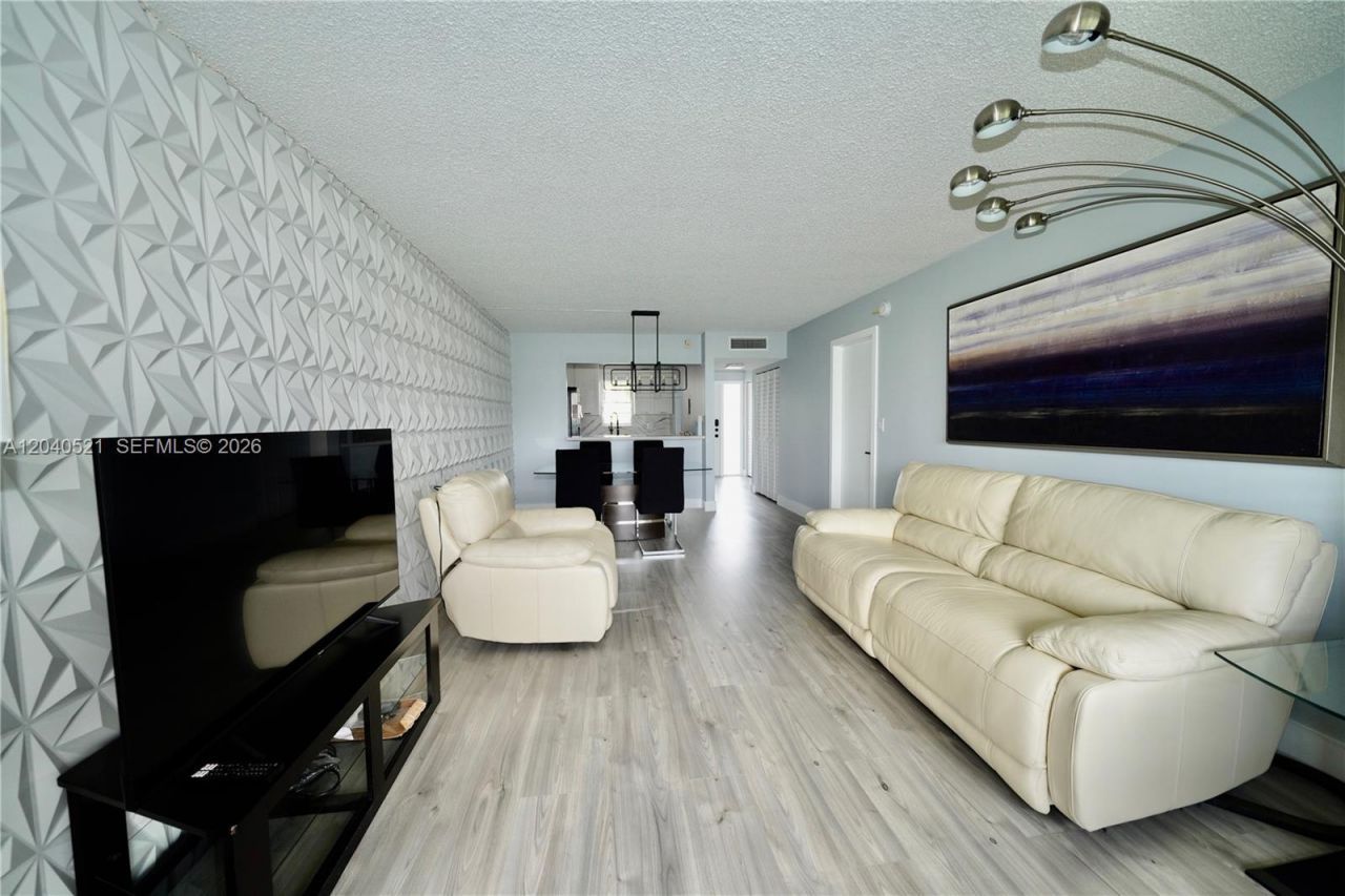 2541 Aragon Blvd, Unit 305, Sunrise, FL 33322 Photo
