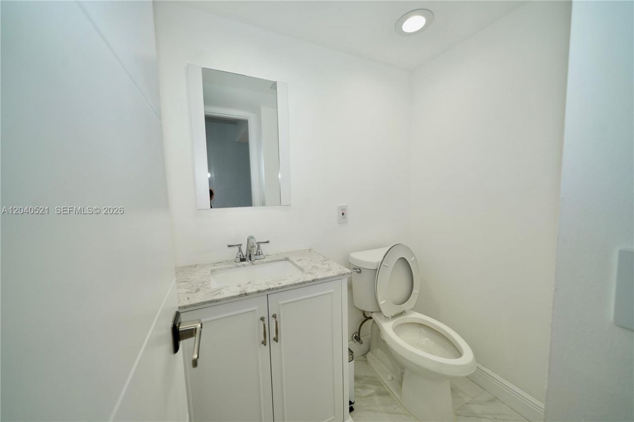 2541 Aragon Blvd, Unit 305, Sunrise, FL 33322 Photo