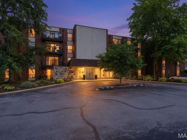 578 Sarah Lane , Unit 206, St Louis, MO 63141