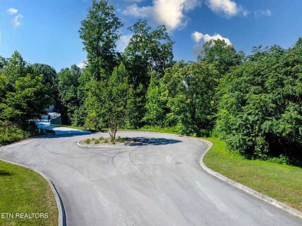 Elizabeth Downs Lane, Knoxville, TN 37931