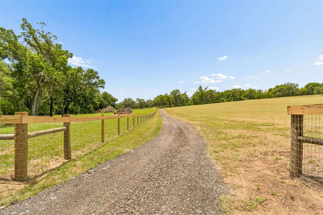 17345 Sweetwater Road, Dade City, FL 33523 Photo