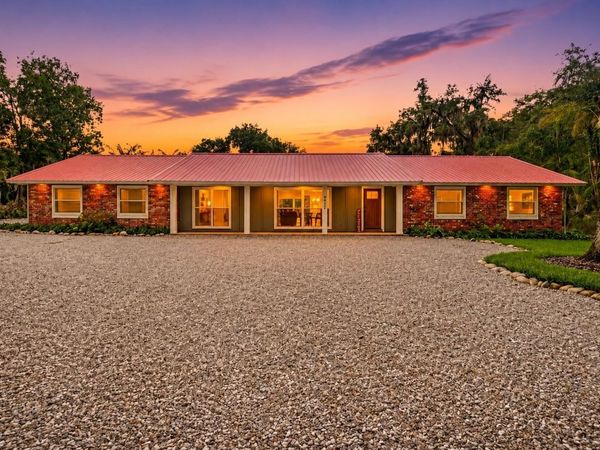 2072 LAKE ARIANA BOULEVARD , AUBURNDALE, FL 33823