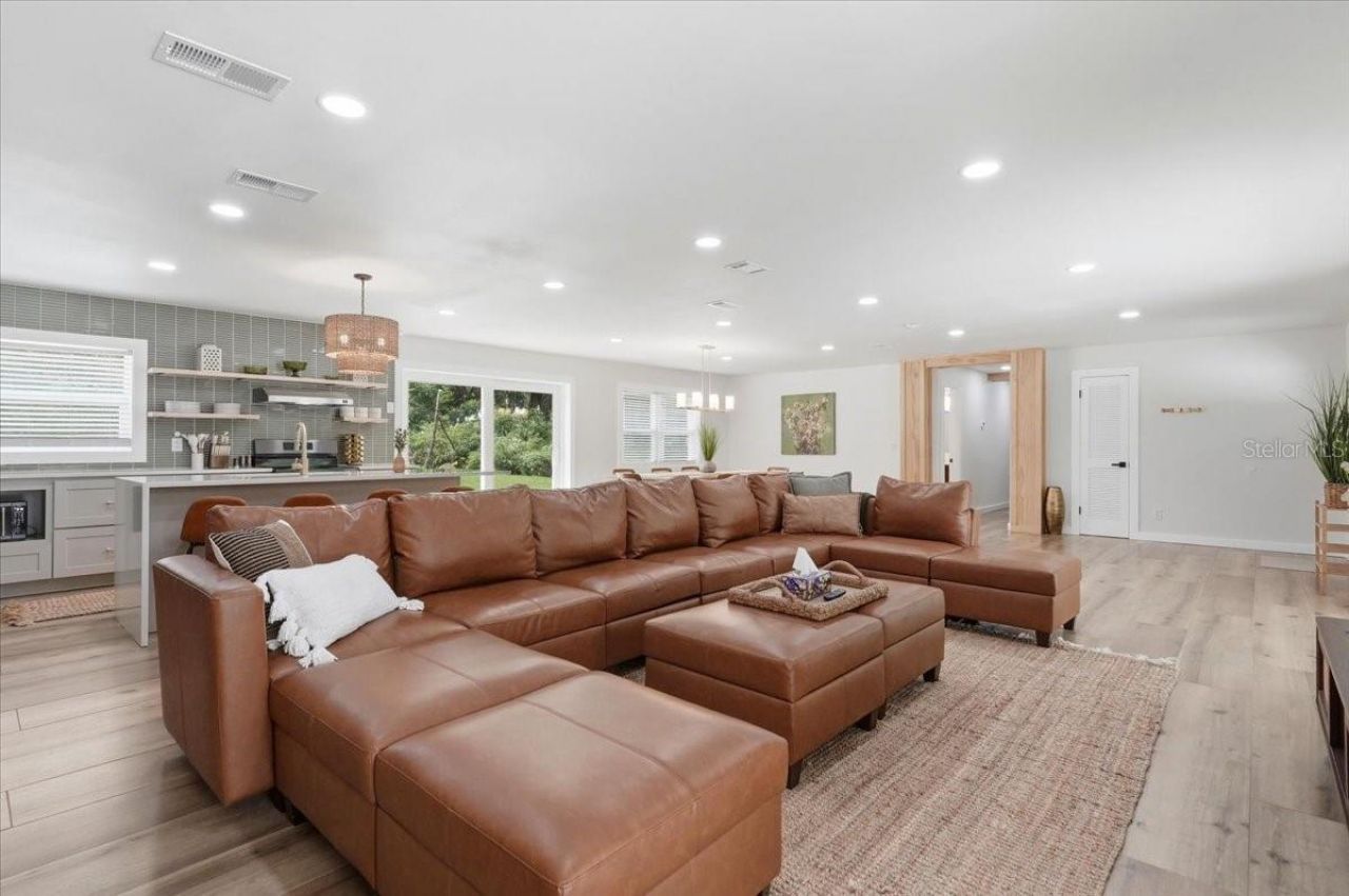 2072 Lake Ariana Boulevard , Auburndale, FL 33823 Photo